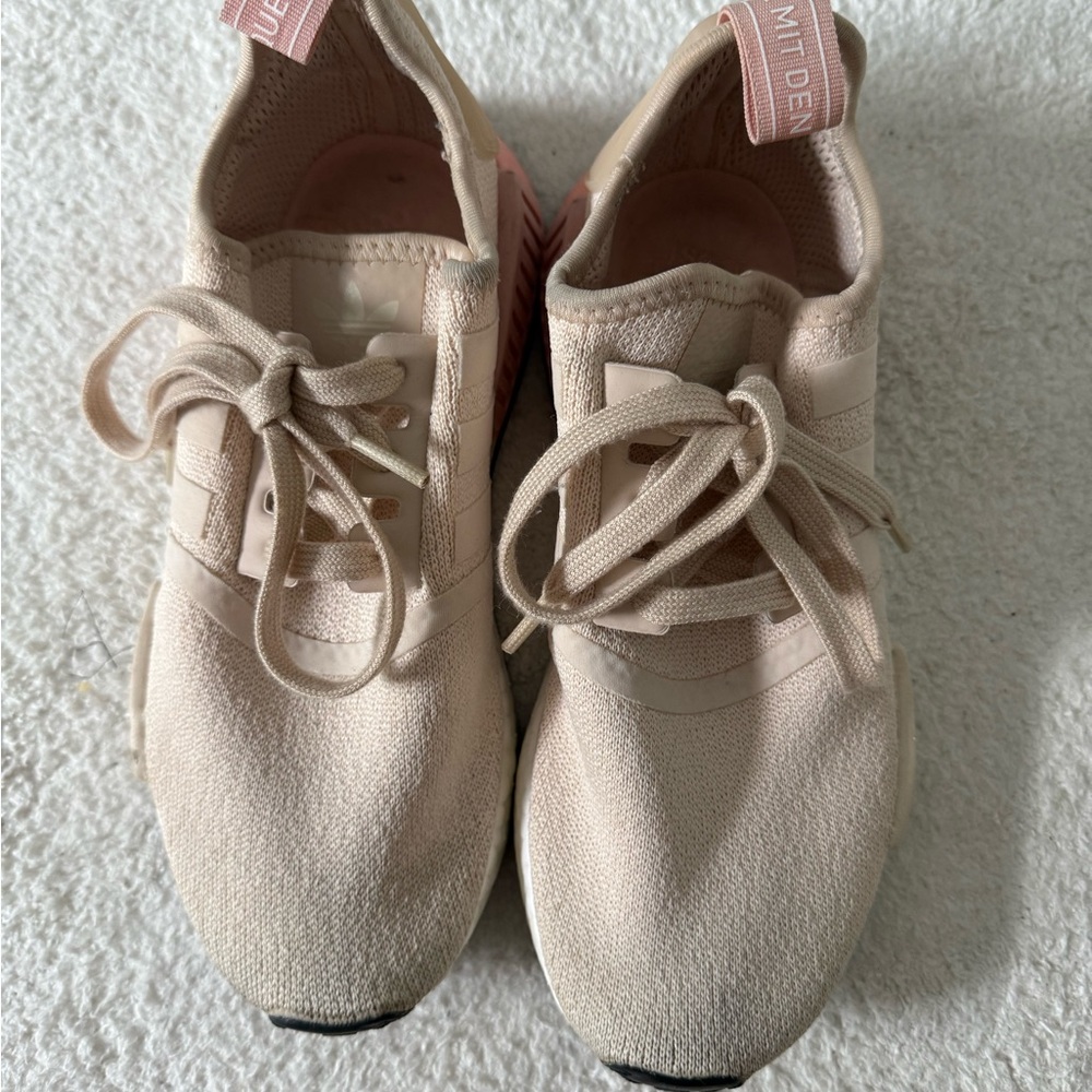 Adidas Sneakers